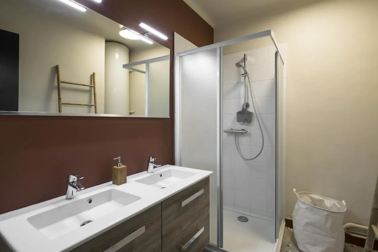 Saint-Malo Le Kruger 350 M Des Thermes Marins Apartment 0*,  France
